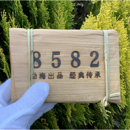 Шен пуэр Мэнхай 8582 кирпич 2012 год 250 г